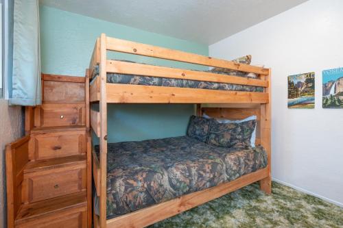 Cedar Mountain Lodgeにあるベッド