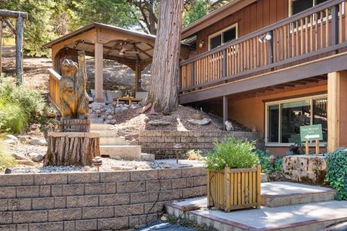 Cedar Mountain Lodgeにある庭