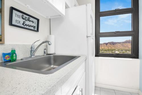Aloha Hawaii, Waikiki Condo with Great Mountain Views & Free Parking!_3