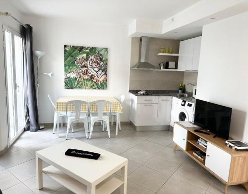 Banana Cake - piscina, doble terraza, última planta , wifi y parking