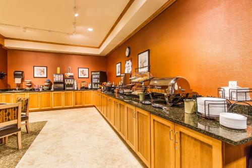 MainStay Suites Stanley – Photos 4