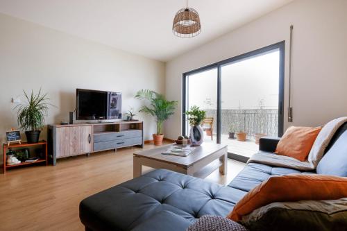 Spacious terrace, swimming pool, private parking