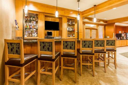 MainStay Suites Stanley – Photos 3