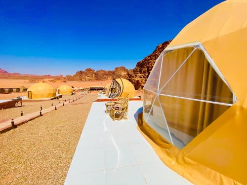 Loodusmaastik of the luxury tent lähedal