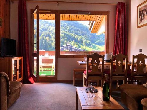 Résidence Cotes - Les Côtes 26 - Appartement duplex et traversant avec ses deux balcons. MAE-5791