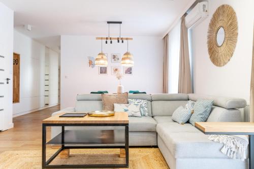 Marina Deluxe - największy apartament na Marinie widok na jezioro, winda, 2 balkony, klima