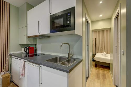 Place de la Nation Cozy 2BD Duplex