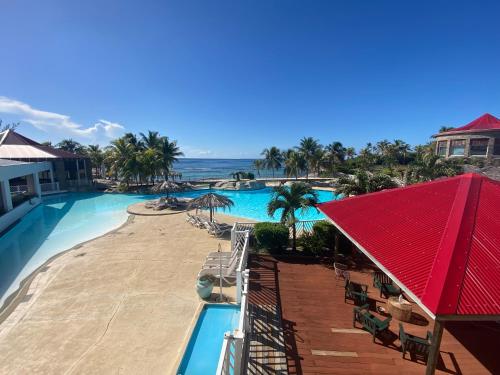 Swimmingpoolen hos eller tæt på STUDIO TI-BO