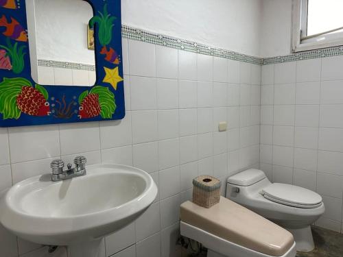 Bilik mandi di Casa Grande Playa Guacuco en Margarita