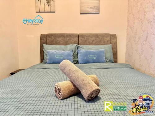 Cama o camas de una habitación en Silver Scape Residence Melaka Raya By Heystay Management