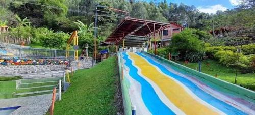 Πισίνα στο ή κοντά στο Finca de Recreación y Descanso La Argentinita