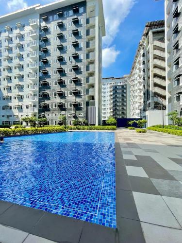 Piscina de la sau aproape de A & Y Staycation