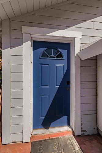 Φωτογραφία από το άλμπουμ του Guest House, Accessible to Downtown, & Fast WiFi! σε Chico
