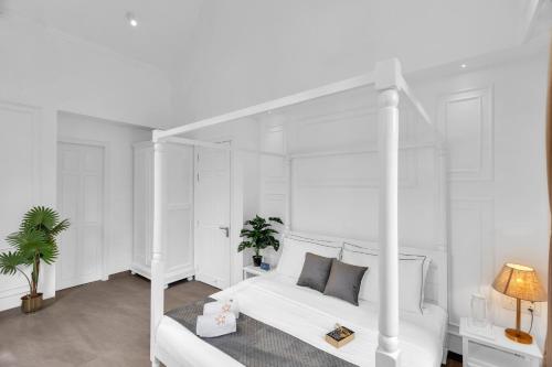 Χώρος καθιστικού στο SaffronStays White Pearl