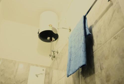 Un baño de Pine Tree Lodge