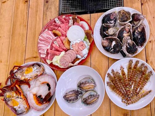Makanan di atau berdekatan apartmen