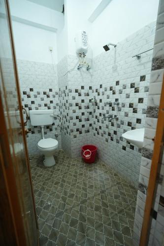 Un baño de Hotel Bay Beach Inn