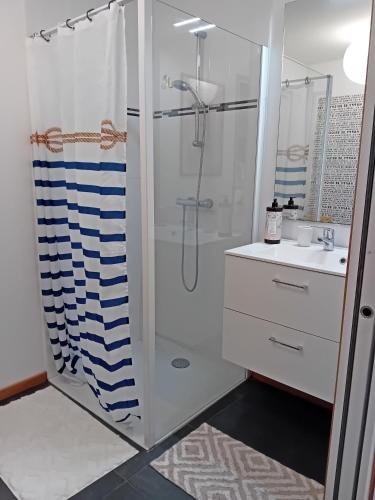 Photo de la galerie de l'établissement Suite parentale, Entrée individuelle, à Camoël