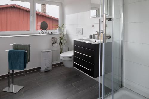 Bilik mandi di Ferienhaus Engelsberghof