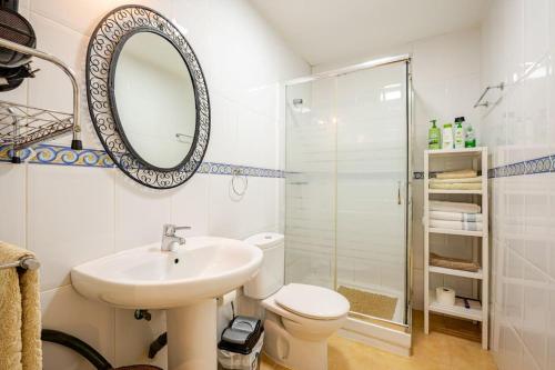 Perfect location, beach 50 m away and pool