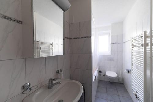 2 BR apartment close to lake - D2