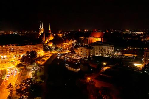 Nespecifikovaný výhled na destinaci Vratislav nebo výhled na město při pohledu z hotelu