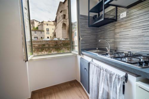 Kuchyň nebo kuchyňský kout v ubytování La Terrazza Anagni