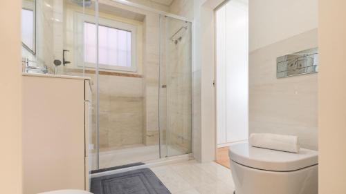 Homely 2BDR Apartment with Terrace by LovelyStay