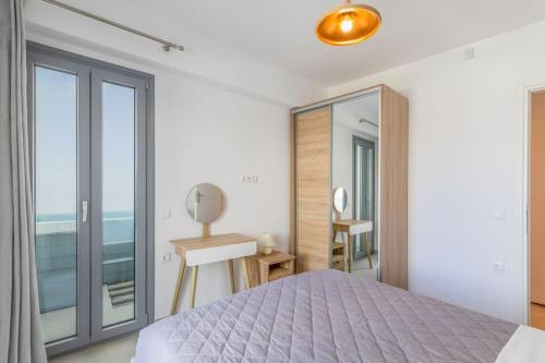 Mykonos Luxury Apartment with Jacuzzi