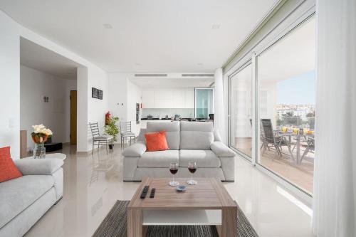 Court View - Modern Lagos 2 Bedroom Apartment