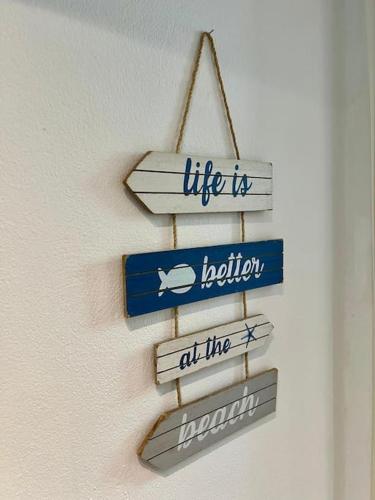 a sign that says life is motivation and all the animals at bloom - klein und fein mit Seezugang u WLAN in Wörthsee