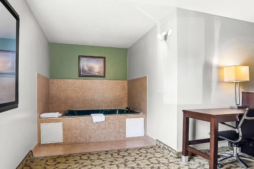 Fotografie z fotogalerie ubytování SureStay Plus Hotel by Best Western Bettendorf v destinaci Bettendorf