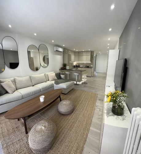 Luxurious 3Bedroom 2 BATH 110 m Apartment Adjoining Hotel Martinez Beachfront photo 6