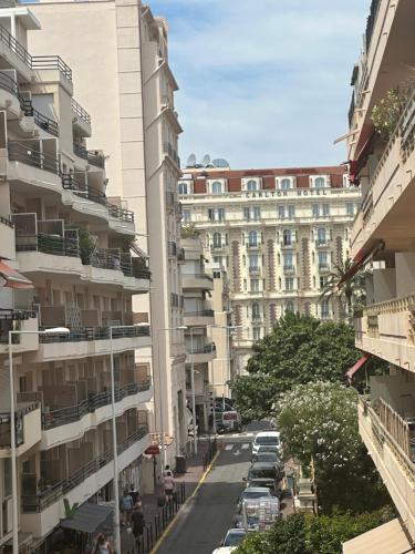 Luxurious 3Bedroom 2 BATH 110 m Apartment Adjoining Hotel Martinez Beachfront photo 25