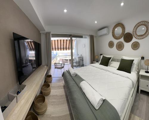 Luxurious 3Bedroom 2 BATH 110 m Apartment Adjoining Hotel Martinez Beachfront photo 8