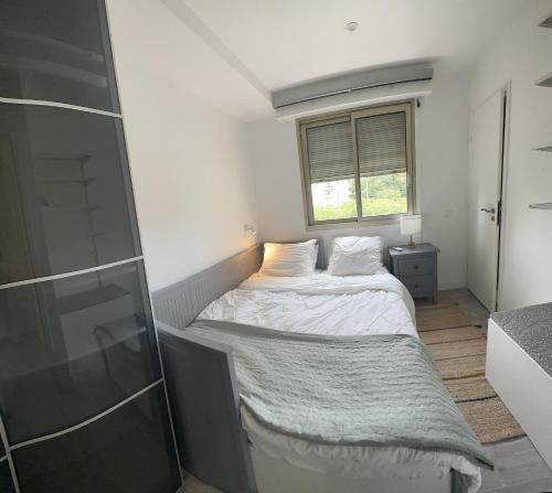 Luxurious 3Bedroom 2 BATH 110 m Apartment Adjoining Hotel Martinez Beachfront photo 27