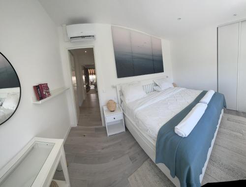 Luxurious 3Bedroom 2 BATH 110 m Apartment Adjoining Hotel Martinez Beachfront photo 29