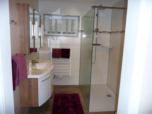 Ένα μπάνιο στο Ferienwohnung Breit - Kirchdorf