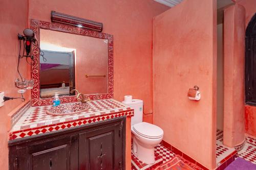 Ein Badezimmer in der Unterkunft Riad Losra