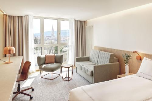 Posezení v ubytování Swissôtel Kursaal Bern