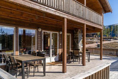 Μπαλκόνι ή βεράντα στο Lakehouse - 14p - With Sauna & By the Water