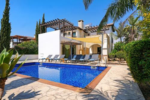 Villa Evia - Walking to Med Sea