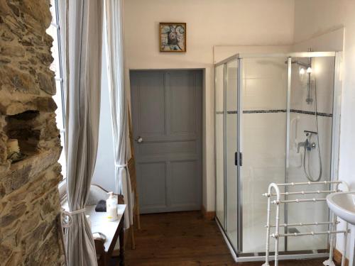 Koupelna v ubytování Ancien hôtel aux moines Pierrefitte St Lo