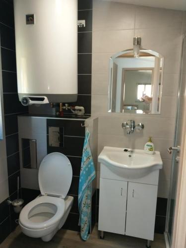 Bilik mandi di Apartmán Vyhlídka