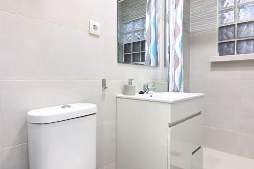 For You Rentals Acogedor apartamento TEMPORAL de una dormitorio en Fuencarral IDJ780