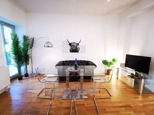 INVAL by ROCKCHAIR Apartments l SUPERHOST Status l 2 Bedrooms Boxspringbeds 2 Bathrooms in City Center "Mitte" - Cozy Maisonette Family & Business Flair welcomes you! photo 1