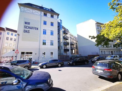 INVAL by ROCKCHAIR Apartments l SUPERHOST Status l 2 Bedrooms Boxspringbeds 2 Bathrooms in City Center "Mitte" - Cozy Maisonette Family & Business Flair welcomes you! photo 6