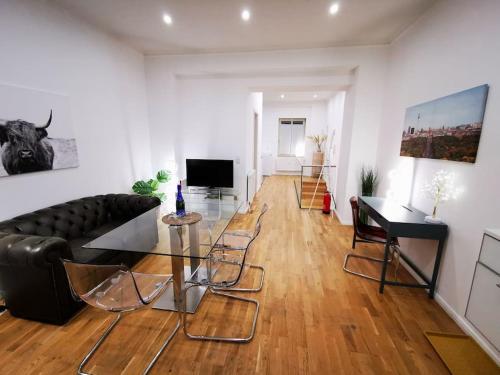 INVAL by ROCKCHAIR Apartments l SUPERHOST Status l 2 Bedrooms Boxspringbeds 2 Bathrooms in City Center "Mitte" - Cozy Maisonette Family & Business Flair welcomes you! photo 20