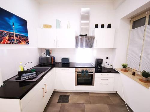 INVAL by ROCKCHAIR Apartments l SUPERHOST Status l 2 Bedrooms Boxspringbeds 2 Bathrooms in City Center "Mitte" - Cozy Maisonette Family & Business Flair welcomes you! photo 21