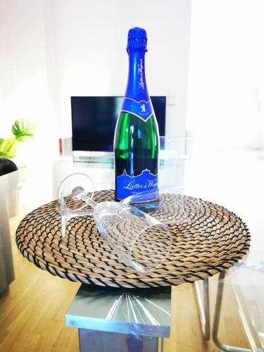 INVAL by ROCKCHAIR Apartments l SUPERHOST Status l 2 Bedrooms Boxspringbeds 2 Bathrooms in City Center "Mitte" - Cozy Maisonette Family & Business Flair welcomes you! photo 26